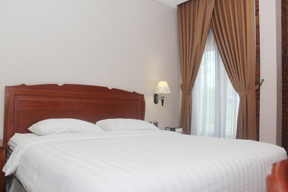 Thong'S Inn Hotel Kualanamu Medan Exterior photo