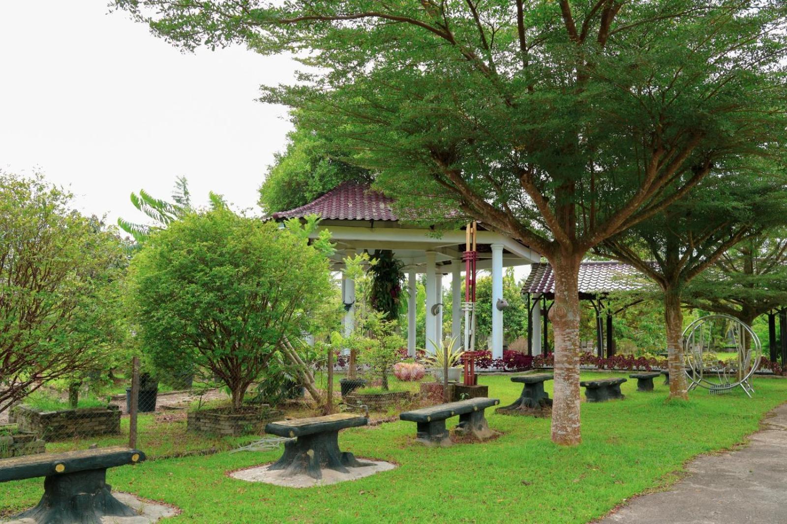 Thong'S Inn Hotel Kualanamu Medan Exterior photo