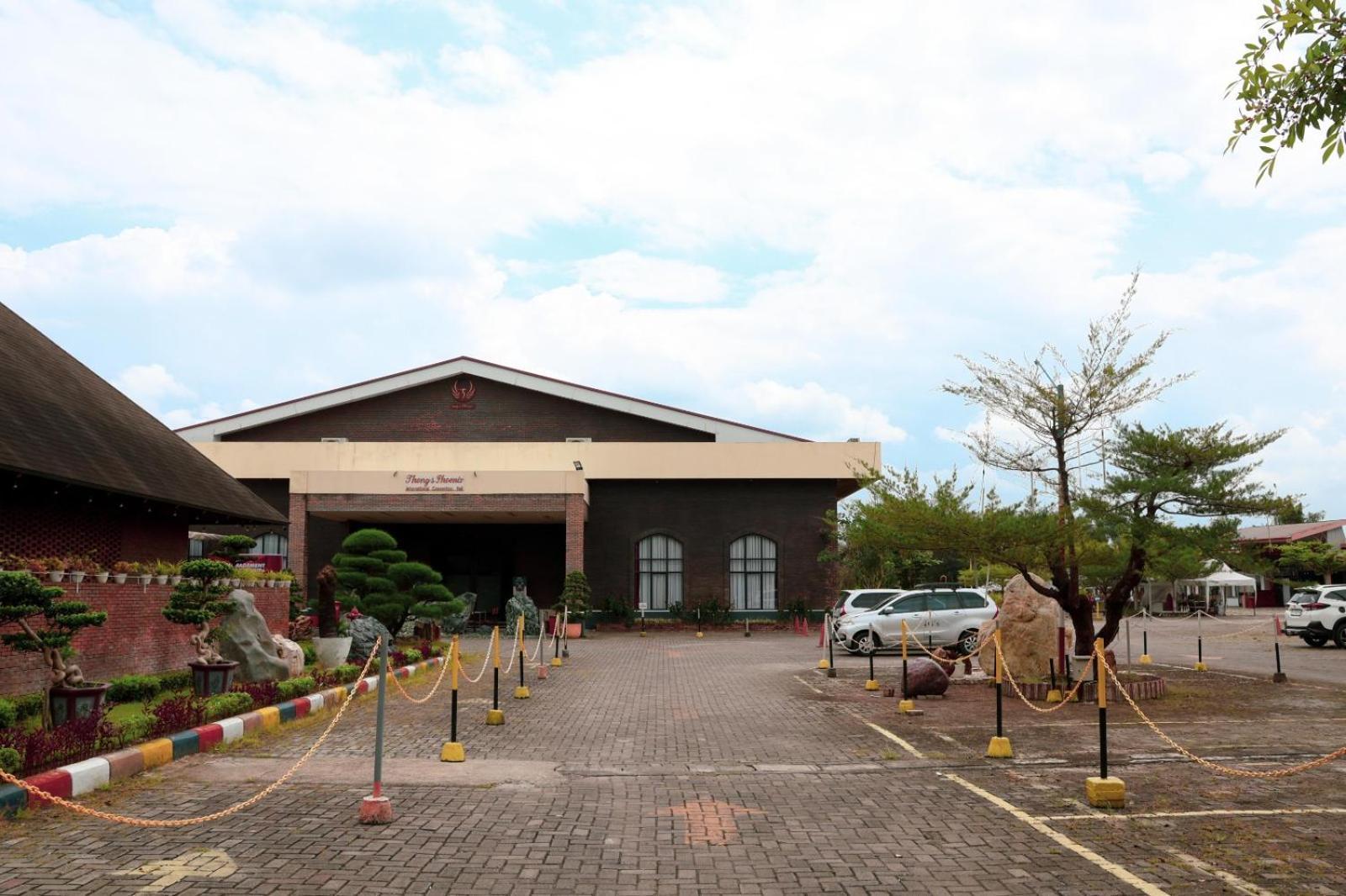 Thong'S Inn Hotel Kualanamu Medan Exterior photo