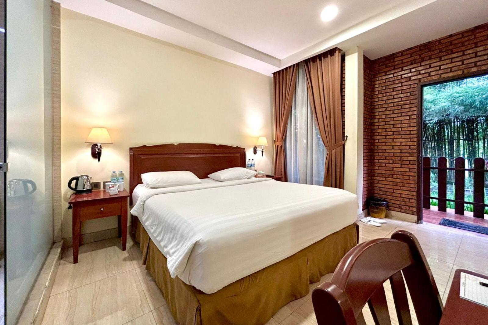Thong'S Inn Hotel Kualanamu Medan Exterior photo